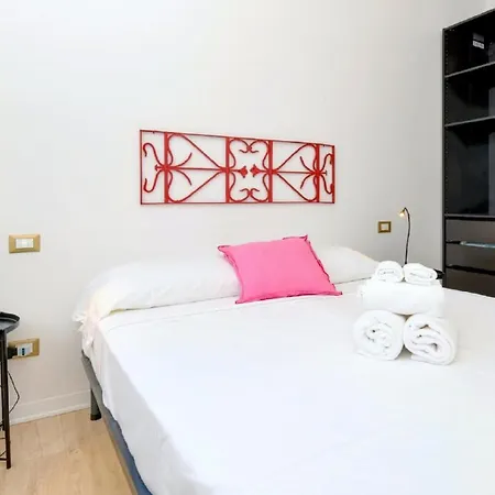 Immaculate 2-bed In * Desenzano del Garda