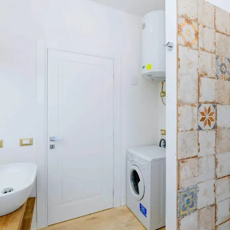 Immaculate 2-bed In Apartment
