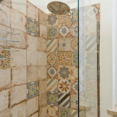 Immaculate 2-bed In Desenzano del Garda