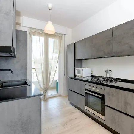 Immaculate 2-bed In Апартаменты Дезенцано-дель-Гарда